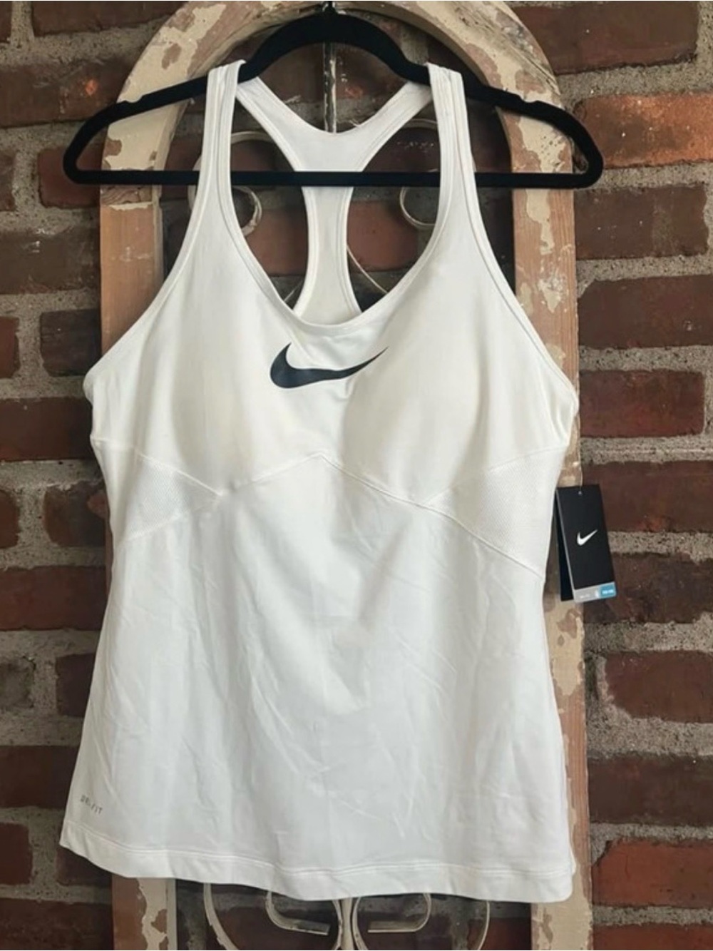 NIKE Dri-Fit Size Large - Athletic/Exercise Top with built-in bra. New with tags